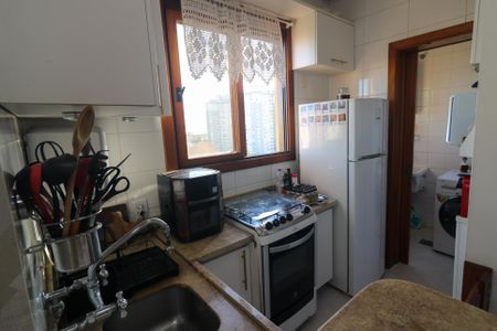 Apartamento à venda com 180m², 3 quartos e 2 vagas Apartamento à venda com 180m², 3 quartos e 2 vagasCozinha e Área de Serviço