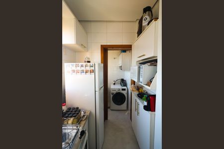 Apartamento à venda com 180m², 3 quartos e 2 vagas Apartamento à venda com 180m², 3 quartos e 2 vagasCozinha e Área de Serviço