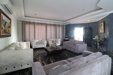 Casa para alugar com 367m², 3 quartos e 8 vagasSala