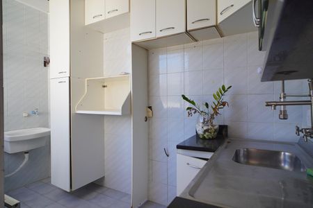 Apartamento para alugar com 62m², 2 quartos e sem vagaCozinha 