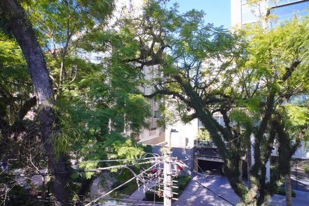 Quarto 1_Vista  de apartamento para alugar com 2 quartos, 62m² em Moinhos de Vento, Porto Alegre