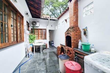 Casa à venda com 124m², 3 quartos e 1 vaga Casa à venda com 124m², 3 quartos e 1 vagaQuintal