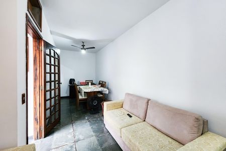 Casa à venda com 124m², 3 quartos e 1 vaga Casa à venda com 124m², 3 quartos e 1 vagaSala