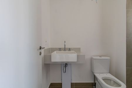 Apartamento à venda com 120m², 3 quartos e 2 vagasBanheiro do quarto 2 Suíte