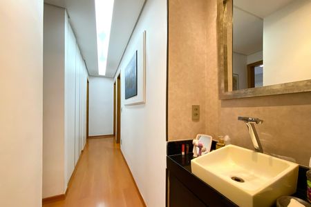 Apartamento à venda com 119m², 4 quartos e 2 vagasBanheiro