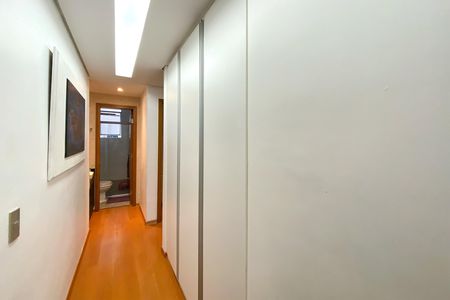 Apartamento à venda com 119m², 4 quartos e 2 vagasCorredor
