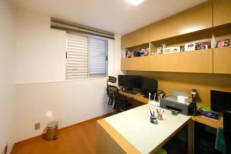 Apartamento à venda com 119m², 4 quartos e 2 vagasQuarto 4