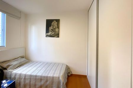 Apartamento à venda com 119m², 4 quartos e 2 vagasQuarto 2