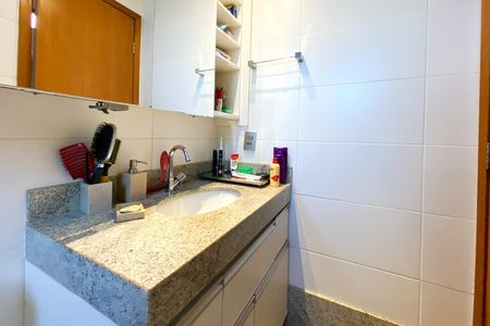 Apartamento à venda com 119m², 4 quartos e 2 vagasBanheiro da Suíte 1