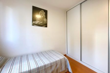 Apartamento à venda com 119m², 4 quartos e 2 vagasQuarto 2