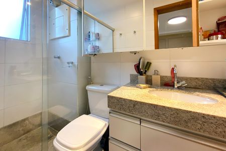 Apartamento à venda com 119m², 4 quartos e 2 vagasBanheiro da Suíte 1