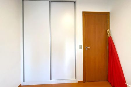 Apartamento à venda com 119m², 4 quartos e 2 vagasQuarto 2
