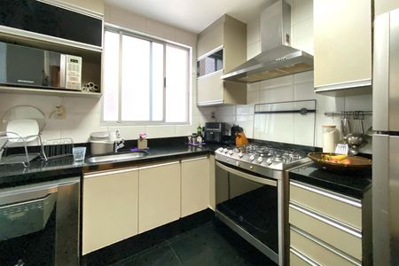 Apartamento à venda com 119m², 4 quartos e 2 vagasCozinha