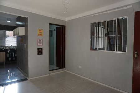 Sala de casa para alugar com 2 quartos, 50m² em Jardim Santo Eduardo, Embu das Artes