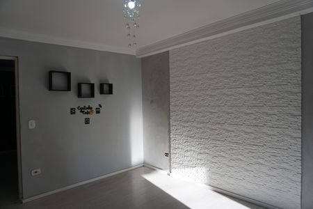Sala de casa para alugar com 2 quartos, 50m² em Jardim Santo Eduardo, Embu das Artes
