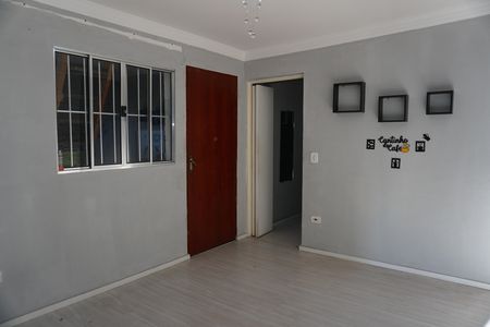Sala de casa para alugar com 2 quartos, 50m² em Jardim Santo Eduardo, Embu das Artes