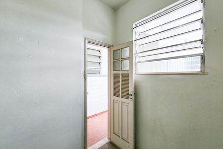 Apartamento à venda com 55m², 2 quartos e sem vaga Apartamento à venda com 55m², 2 quartos e sem vagaQuarto de Serviço