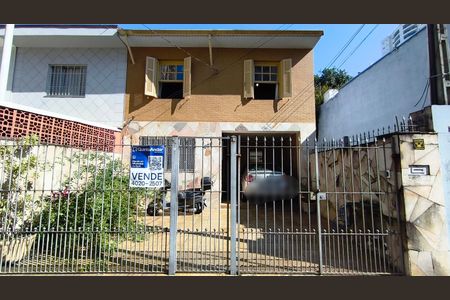 Fachada + Plaquinha de casa à venda com 3 quartos, 130m² em Ipiranga, São Paulo