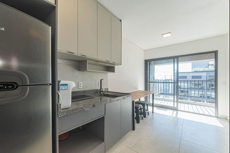 Studio para alugar com 32m², 1 quarto e sem vaga Studio para alugar com 32m², 1 quarto e sem vagaSala/cozinha