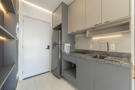 Studio para alugar com 32m², 1 quarto e sem vaga Studio para alugar com 32m², 1 quarto e sem vagaSala/cozinha