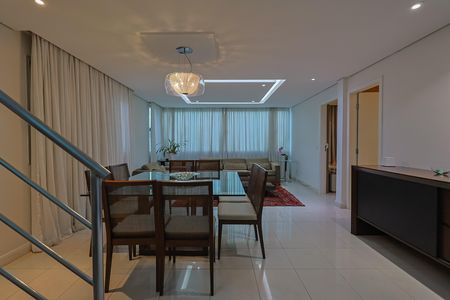 Apartamento à venda com 4 quartos, 259m² em Nova Floresta, Belo Horizonte