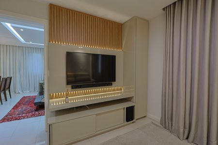 Apartamento à venda com 4 quartos, 259m² em Nova Floresta, Belo Horizonte