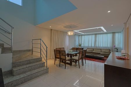 Apartamento à venda com 4 quartos, 259m² em Nova Floresta, Belo Horizonte