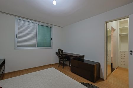 Apartamento à venda com 259m², 4 quartos e 3 vagas