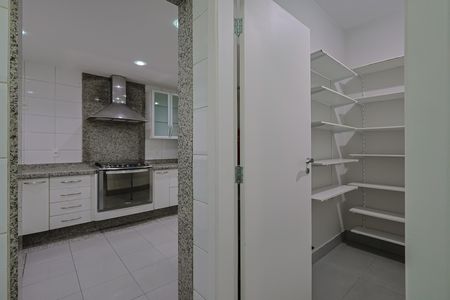 Apartamento à venda com 259m², 4 quartos e 3 vagas