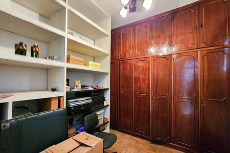 Apartamento à venda com 132m², 4 quartos e sem vaga Apartamento à venda com 132m², 4 quartos e sem vagaEscritório