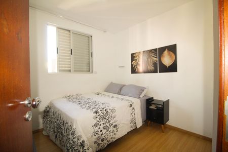 Apartamento à venda com 98m², 3 quartos e 2 vagasQuarto 02