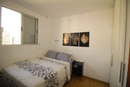 Apartamento à venda com 98m², 3 quartos e 2 vagasQuarto 02
