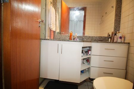 Apartamento à venda com 98m², 3 quartos e 2 vagasBanheiro da Suite