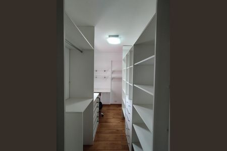 Apartamento à venda com 71m², 2 quartos e 1 vaga Apartamento à venda com 71m², 2 quartos e 1 vagaCloset
