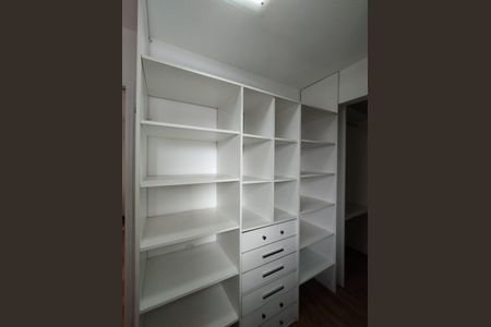 Apartamento à venda com 71m², 2 quartos e 1 vaga Apartamento à venda com 71m², 2 quartos e 1 vagaCloset