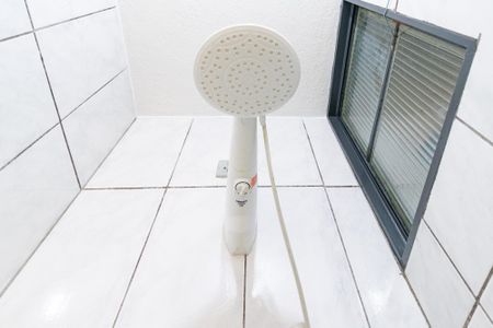 Casa de condomínio para alugar com 85m², 2 quartos e 1 vaga Casa de condomínio para alugar com 85m², 2 quartos e 1 vagaBanheiro