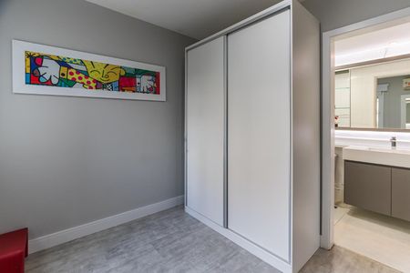 Quarto 3 de apartamento para alugar com 3 quartos, 135m² em Passo d’Areia, Porto Alegre