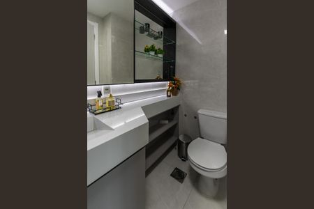 Banheiro 3 de apartamento para alugar com 3 quartos, 135m² em Passo d’Areia, Porto Alegre