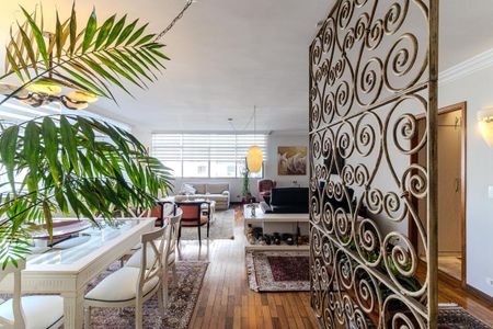 Apartamento à venda com 198m², 3 quartos e 2 vagas Apartamento à venda com 198m², 3 quartos e 2 vagasSala
