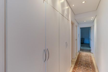 Apartamento à venda com 198m², 3 quartos e 2 vagas Apartamento à venda com 198m², 3 quartos e 2 vagasCorredor