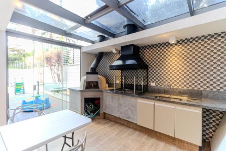 Apartamento à venda com 198m², 3 quartos e 2 vagas Apartamento à venda com 198m², 3 quartos e 2 vagasChurrasqueira