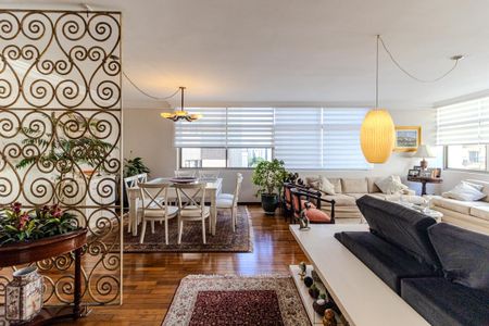 Apartamento à venda com 198m², 3 quartos e 2 vagas Apartamento à venda com 198m², 3 quartos e 2 vagasSala