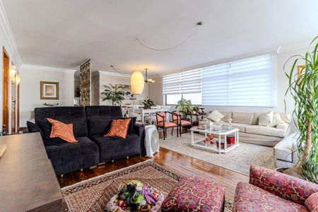 Apartamento à venda com 198m², 3 quartos e 2 vagas Apartamento à venda com 198m², 3 quartos e 2 vagasSala