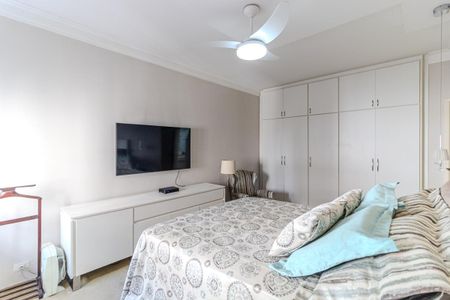 Apartamento à venda com 198m², 3 quartos e 2 vagas Apartamento à venda com 198m², 3 quartos e 2 vagasSuíte
