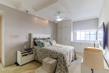 Apartamento à venda com 198m², 3 quartos e 2 vagas Apartamento à venda com 198m², 3 quartos e 2 vagasSuíte