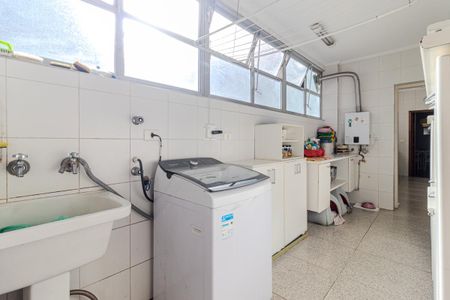 Apartamento à venda com 198m², 3 quartos e 2 vagas Apartamento à venda com 198m², 3 quartos e 2 vagasÁrea de Serviço