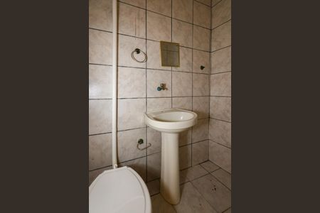 Casa para alugar com 120m², 2 quartos e 2 vagas Casa para alugar com 120m², 2 quartos e 2 vagasBanheiro