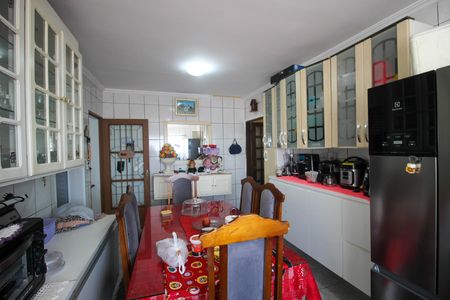 Casa para alugar com 237m², 3 quartos e 1 vaga