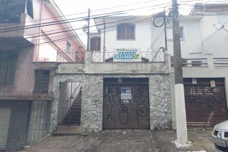 Casa para alugar com 150m², 2 quartos e 2 vagas Casa para alugar com 150m², 2 quartos e 2 vagasFachada