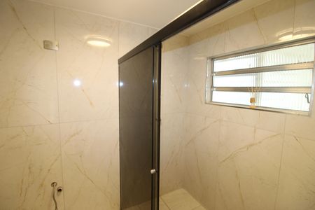 Casa à venda com 160m², 4 quartos e 1 vagaBanheiro
